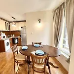 Bojurland Apartment, *