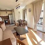 Bojurland Apartment, Διαμέρισμα *