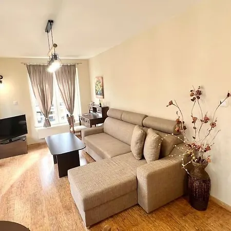 Bojurland Apartment, * バンスコ