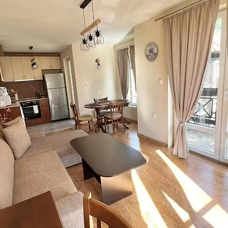 Bojurland Apartment, Apartman *