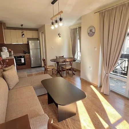 Bojurland Apartment, アパート