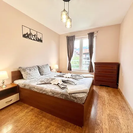 アパート Bojurland Apartment, バンスコ