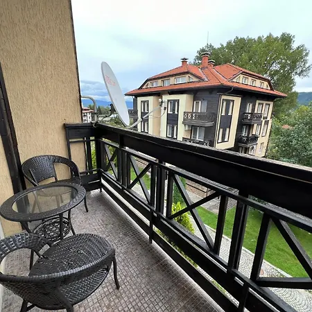 Bojurland Apartment, * バンスコ